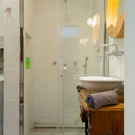 Luxury Twin 1-bedroom In Kazinczy Street Apartment