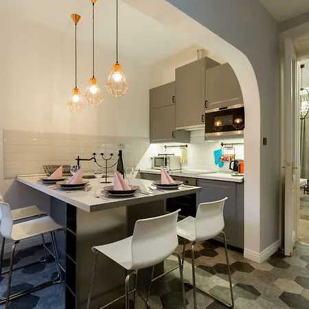 Apartment Luxury Twin 1-bedroom In Kazinczy Street *