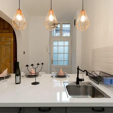 Apartment Luxury Twin 1-bedroom In Kazinczy Street Budapest
