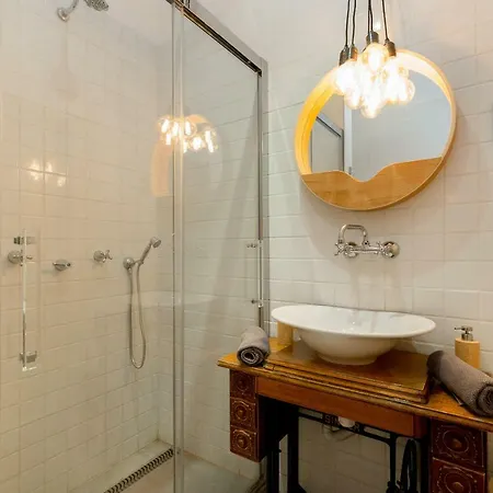 Luxury Twin 1-bedroom In Kazinczy Street Budapest